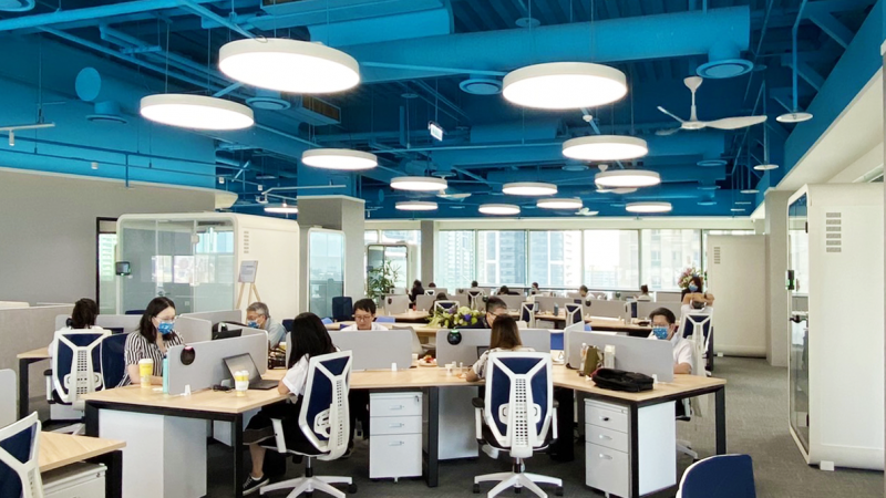 透過高雄據點的「AUO解決方案研發中心」建置，期強化南部人才的延攬及培育